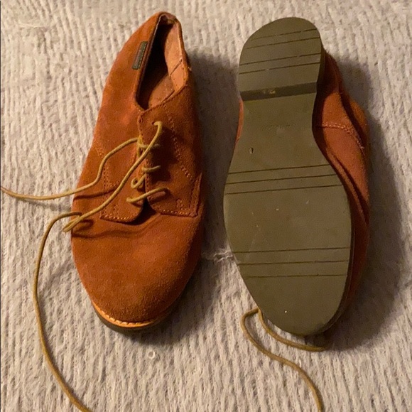 G.H. Bass & Co Shoes - Picture 2 of 3